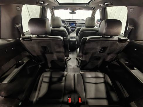 Used 2022 Cadillac XT6 Premium Luxury w/ LPO, Floor Liner Package AWD/4WD image 36