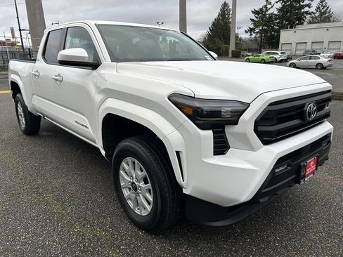 New 2026 Toyota Tacoma SR5 image 3