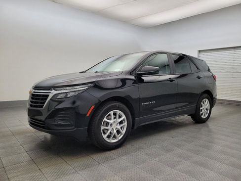 Used 2024 Chevrolet Equinox LS w/ LS Convenience Package image 2