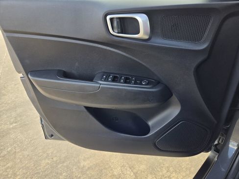 Used 2026 Hyundai Venue SEL FWD image 25
