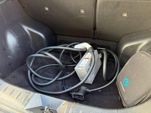 Used 2013 Nissan Leaf SL w/ Premium Pkg image 16