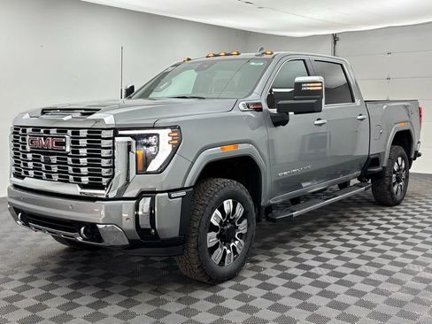 New 2026 GMC Sierra 2500 Denali w/ Denali Reserve Package image 18