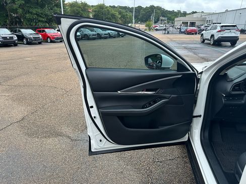 Certified 2025 MAZDA CX-30 AWD 2.5 S w/ Preferred Package image 6