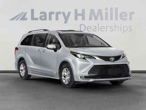 Used 2021 Toyota Sienna XLE image 6