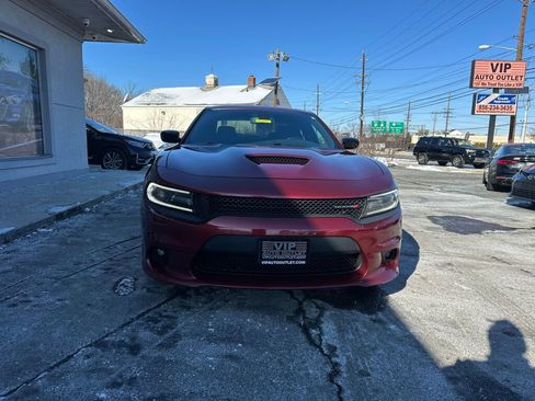 Used 2019 Dodge Charger R/T w/ Blacktop Package image 2