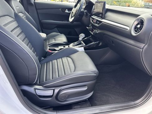 Used 2023 Kia Forte GT-Line w/ GT-Line Premium Package image 16