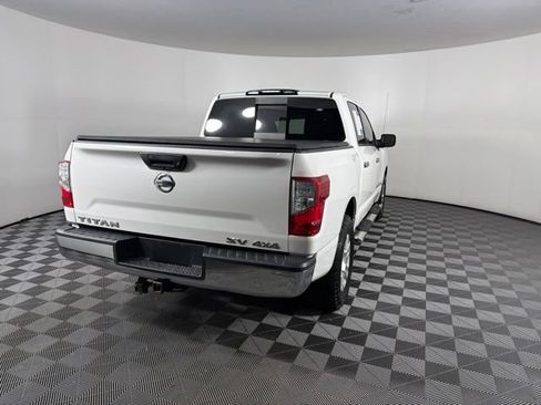 Used 2018 Nissan Titan SV AWD/4WD image 8