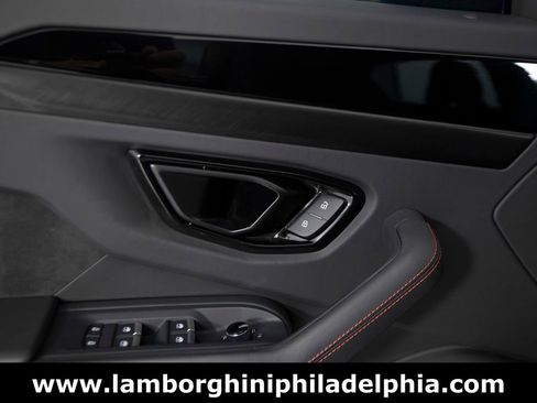 Used 2024 Lamborghini Urus S image 12