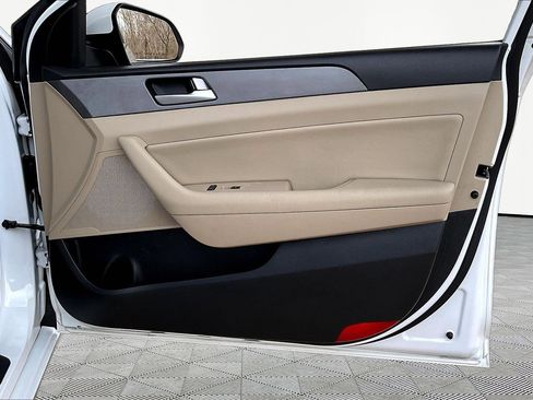 Used 2015 Hyundai Sonata SE w/ Option Group 09 image 28