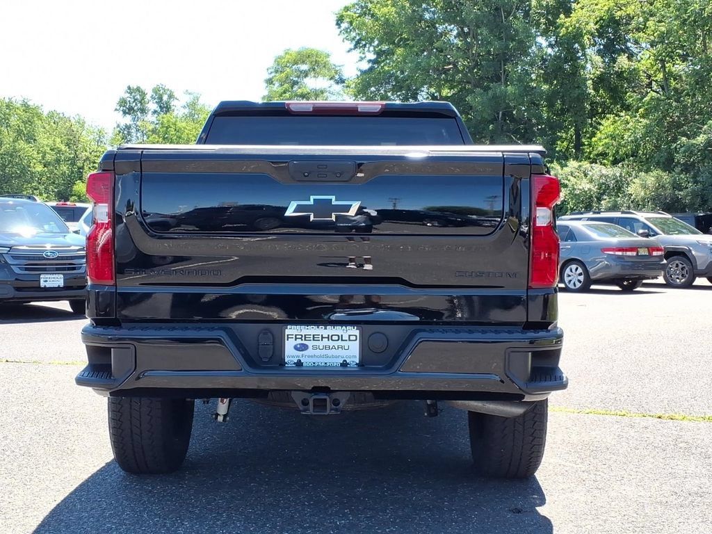 Used 2024 Chevrolet Silverado 1500 Custom Trail Boss w/ Turbomax Blackout Package AWD/4WD image 19
