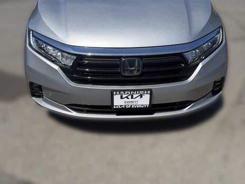 Used 2023 Honda Odyssey Touring image 2