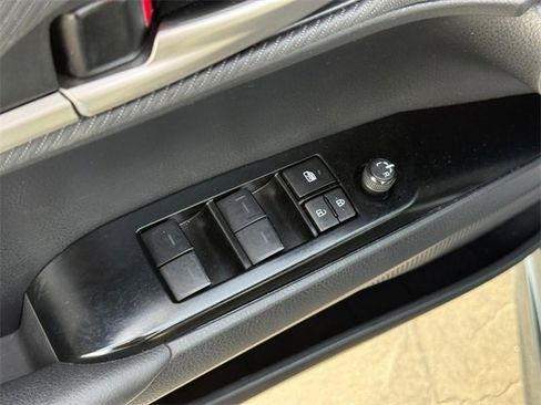 Used 2025 Toyota Camry SE image 17