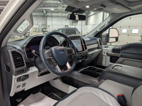 Used 2022 Ford F450 Limited image 17