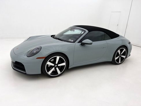 Used 2025 Porsche 911 Carrera image 5