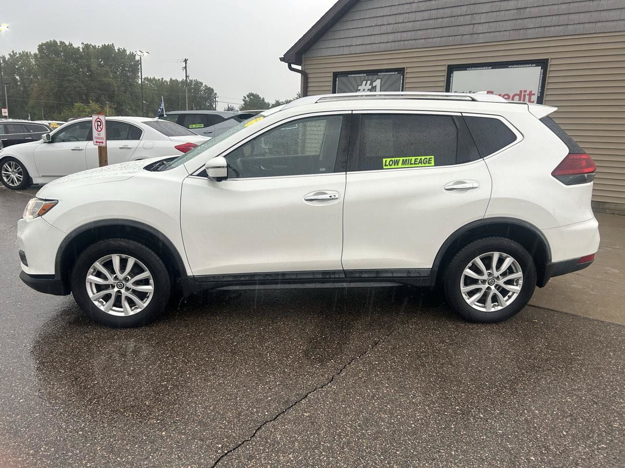 Used 2018 Nissan Rogue SV w/ Premium Package AWD/4WD image 8