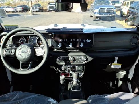 New 2026 Jeep Gladiator Mojave image 13