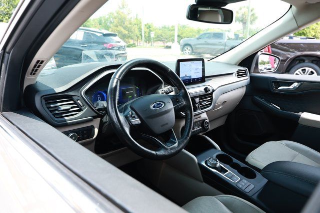 Used 2020 Ford Escape Titanium w/ Titanium Premium Package 2.0 AWD/4WD image 27