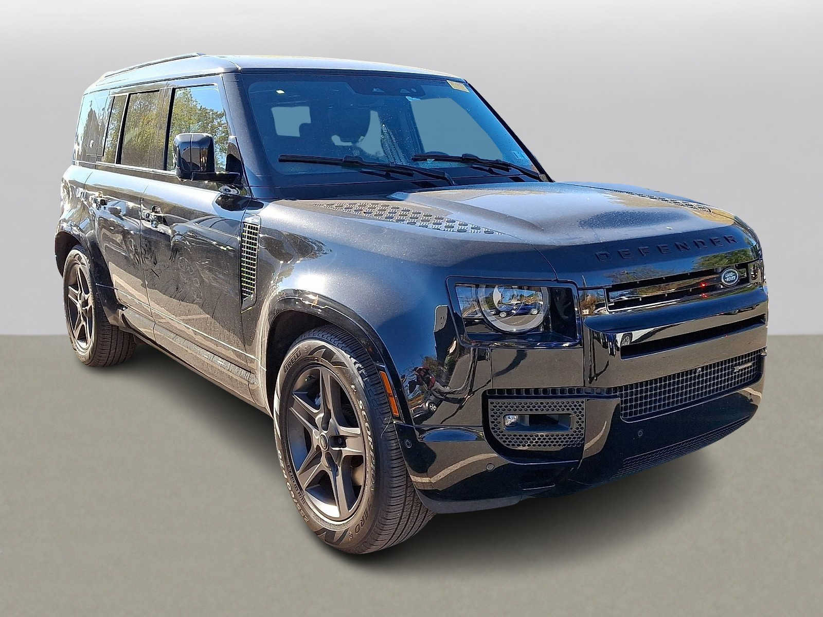 Used 2023 Land Rover Defender 110 X-Dynamic SE AWD/4WD image 2