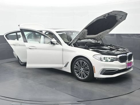 Used 2019 BMW 530i w/ Premium Package RWD image 34