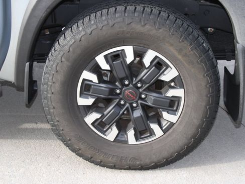 Used 2024 Nissan Frontier Pro-X image 25