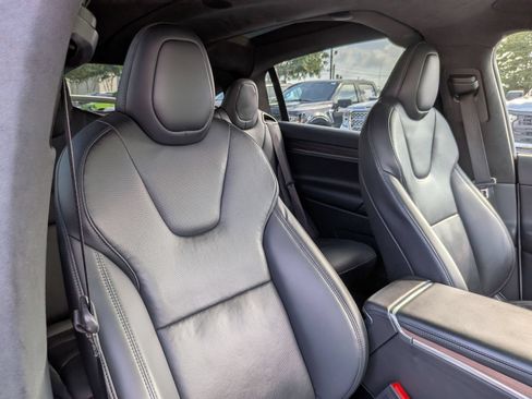 Used 2022 Tesla Model X AWD/4WD image 35