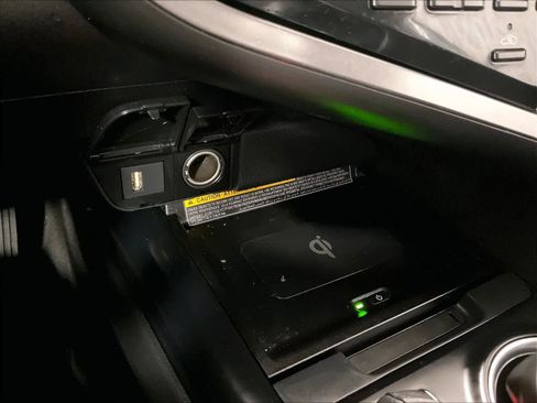 Used 2020 Toyota Camry XLE image 27