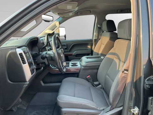 Used 2017 GMC Sierra 2500 SLE w/ HD SLE Preferred Plus Package AWD/4WD image 9