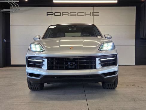 Certified 2024 Porsche Cayenne Coupe AWD/4WD image 27