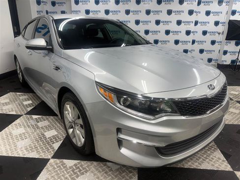 Used 2017 Kia Optima LX w/ Option Group 014 FWD image 3