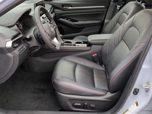 Used 2025 Nissan Altima 2.5 SR w/ SR Premium Package image 15