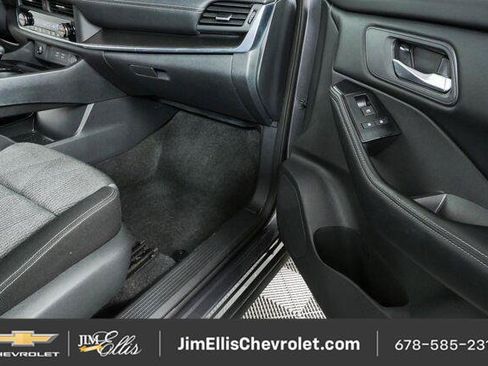 Used 2025 Nissan Rogue SV AWD/4WD image 23