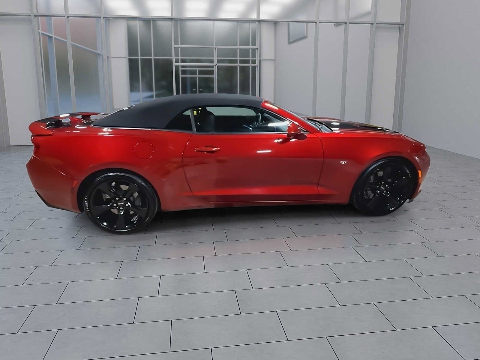 Used 2017 Chevrolet Camaro SS RWD image 9