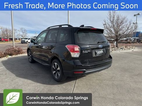 Used 2018 Subaru Forester 2.5i Premium w/ All-Weather Package image 5