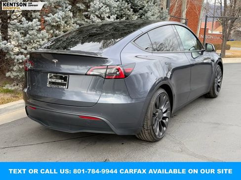 Used 2022 Tesla Model Y Performance image 9