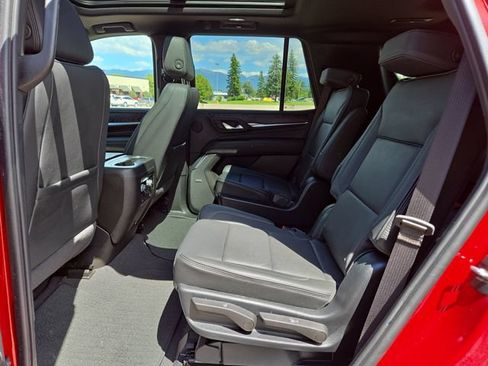 Used 2024 GMC Yukon Denali AWD/4WD image 30