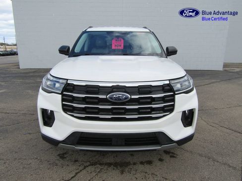 Certified 2025 Ford Explorer Active w/ Active Comfort Package AWD/4WD image 3