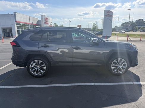 Used 2023 Toyota RAV4 XLE Premium FWD image 8
