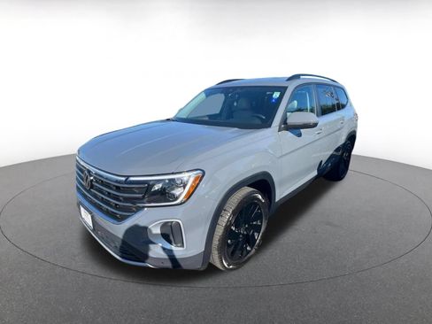 Used 2026 Volkswagen Atlas SE FWD image 4