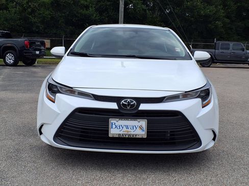 Used 2024 Toyota Corolla LE FWD image 19