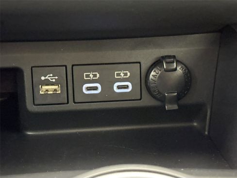 Certified 2023 Toyota Highlander LE image 26