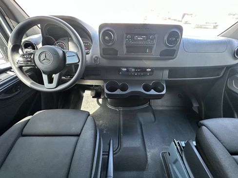 Used 2024 Mercedes-Benz Sprinter 2500 w/ Acoustic Package image 22