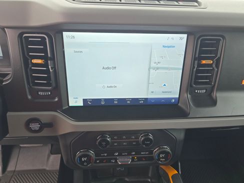 Used 2023 Ford Bronco Badlands image 26