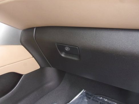 Used 2021 Chevrolet Tahoe Premier w/ Premium Package image 42