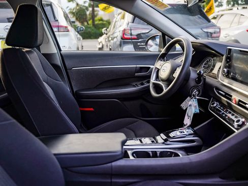 Certified 2023 Hyundai Sonata SE w/ Cargo Package image 16