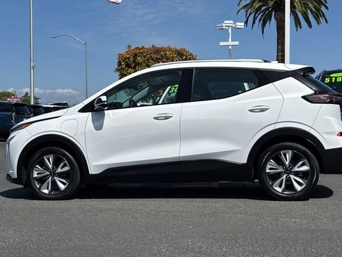 Used 2023 Chevrolet Bolt EUV LT w/ Convenience Package FWD image 8