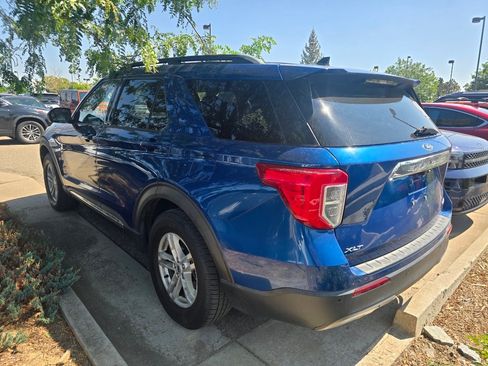 Used 2021 Ford Explorer XLT w/ Equipment Group 202A AWD/4WD image 2