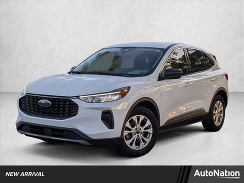 Used 2023 Ford Escape Active w/ Tech Pack #1 FWD image 1