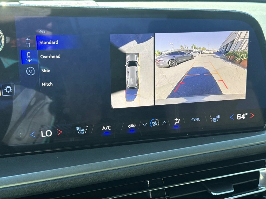 Used 2025 Chevrolet Traverse LT w/ Enhanced Driving Package FWD image 22
