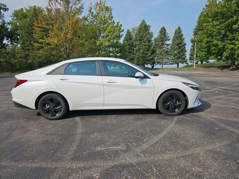 Used 2022 Hyundai Elantra SEL w/ Cargo Package FWD image 7