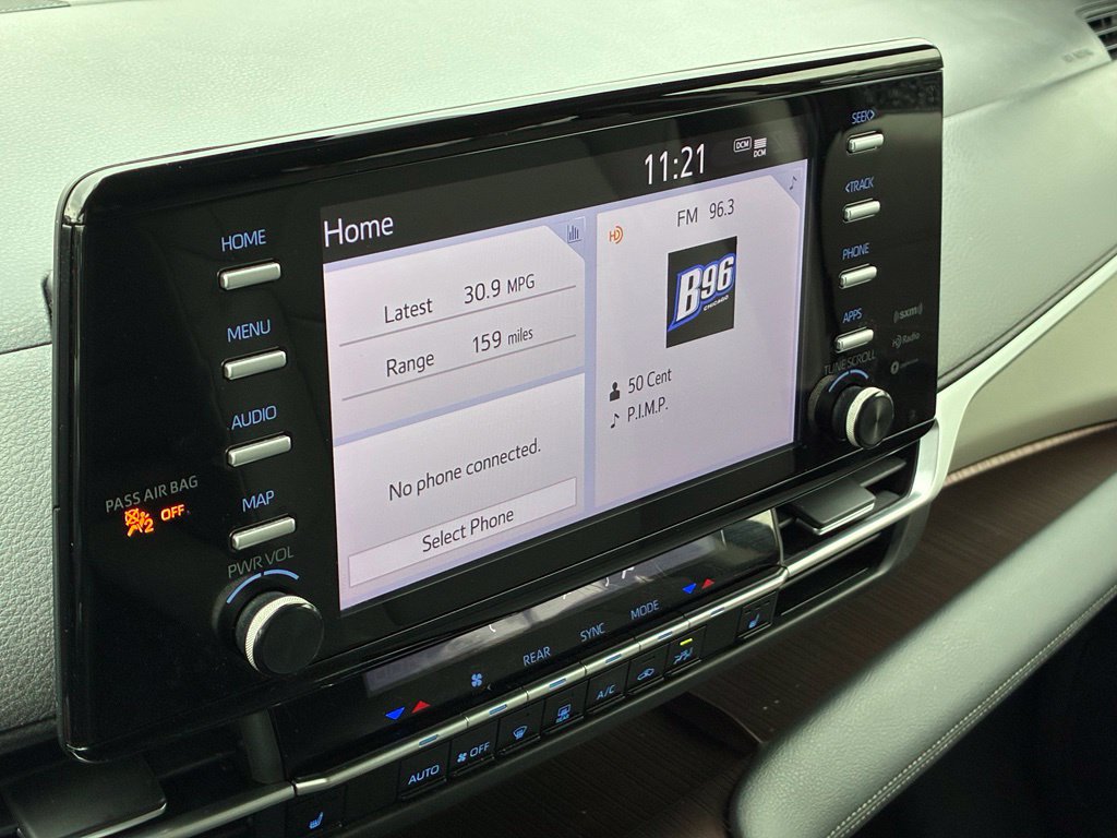 Used 2023 Toyota Sienna XLE FWD image 18